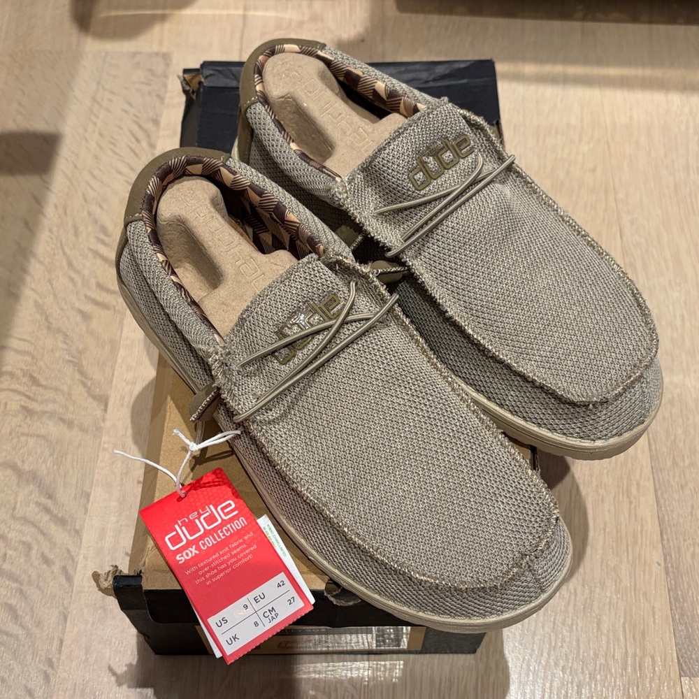 Hey Dude Mens Wally Sox Beige - NEW